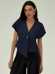 Aloruh Women Simple Single Button Batwing Sleeve Short Sleeve Shirt, Suitable For Commuting In Summer